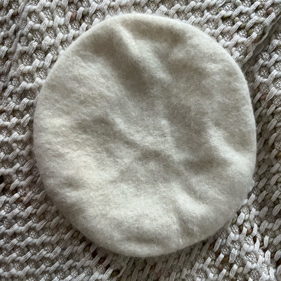 VINTAGE Off White Liz Claiborne Rabbit Wool Beret - Picture 6 of 6